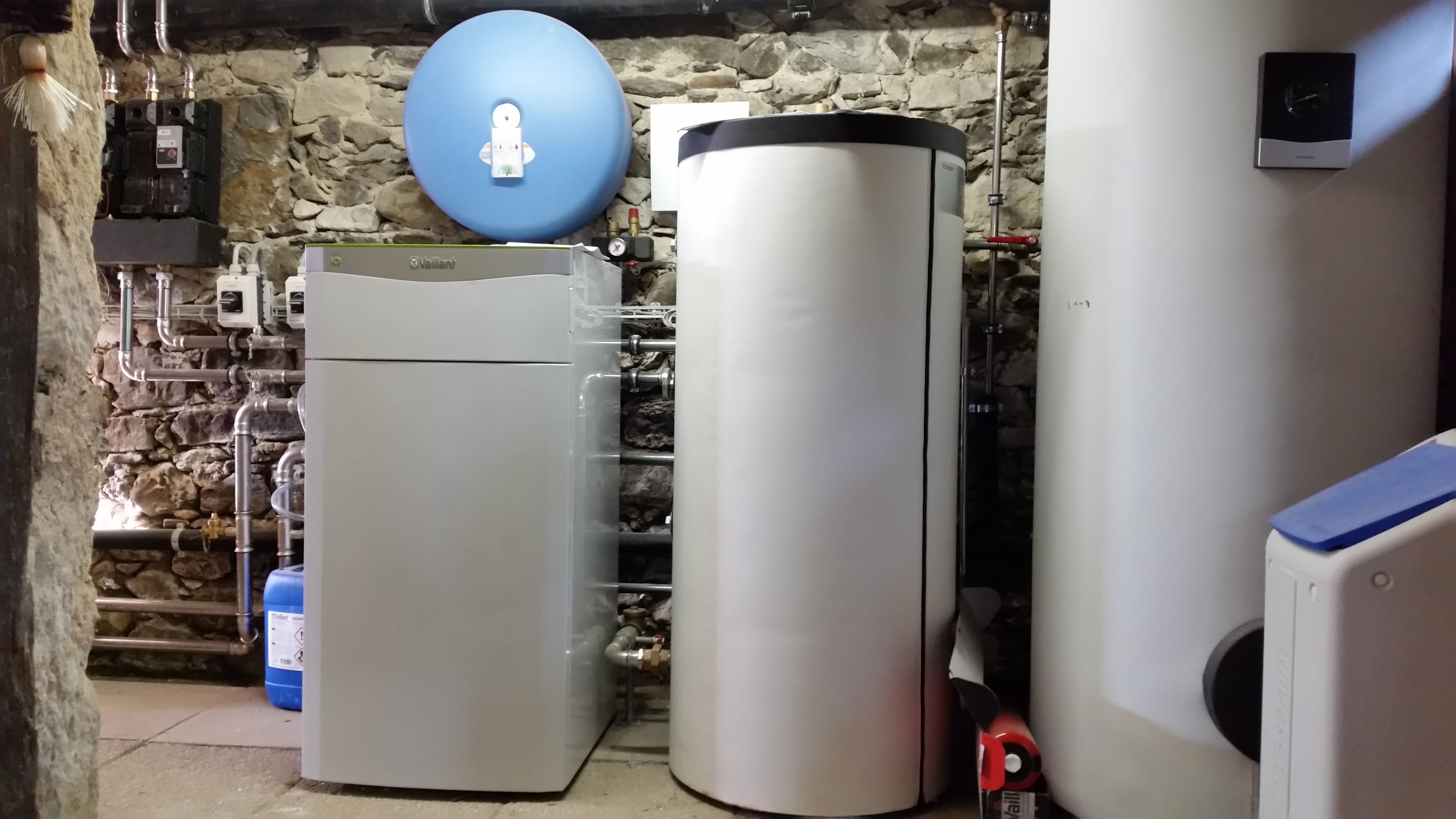 Zuleitungen Ausseneinheit Wärmepumpe